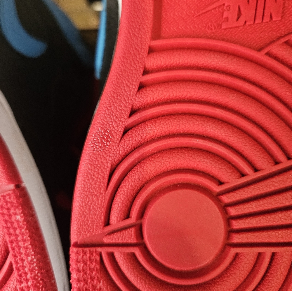 Air Jordan 1 Retro High NC to CHI Women's 7W flaw on midsole - Picture 9 of 12
